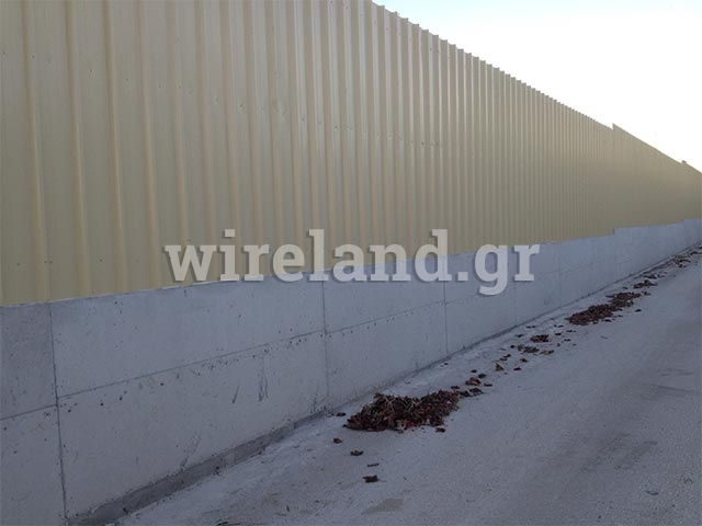 Fences with steel sheets